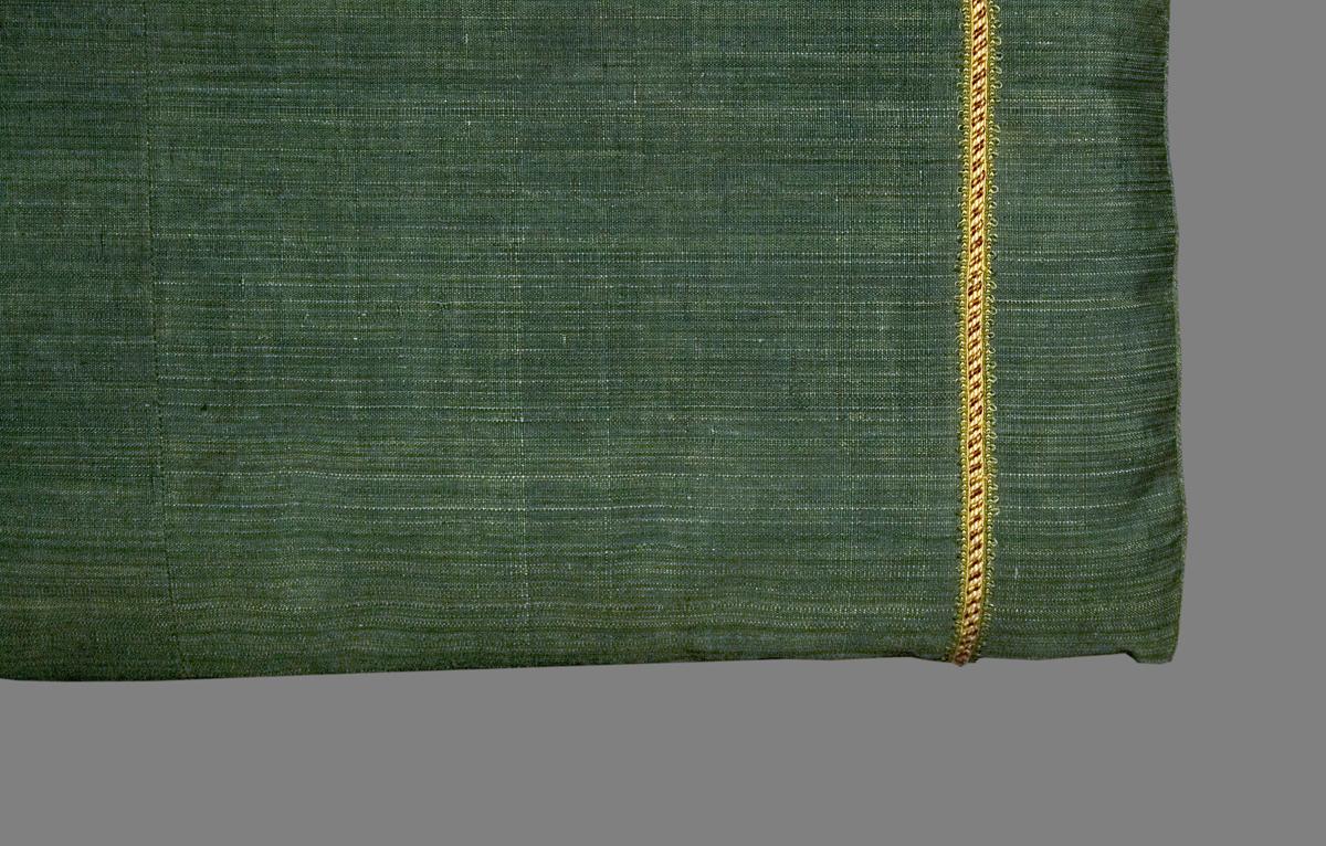 1969.4636 Cushion, Edge Detail