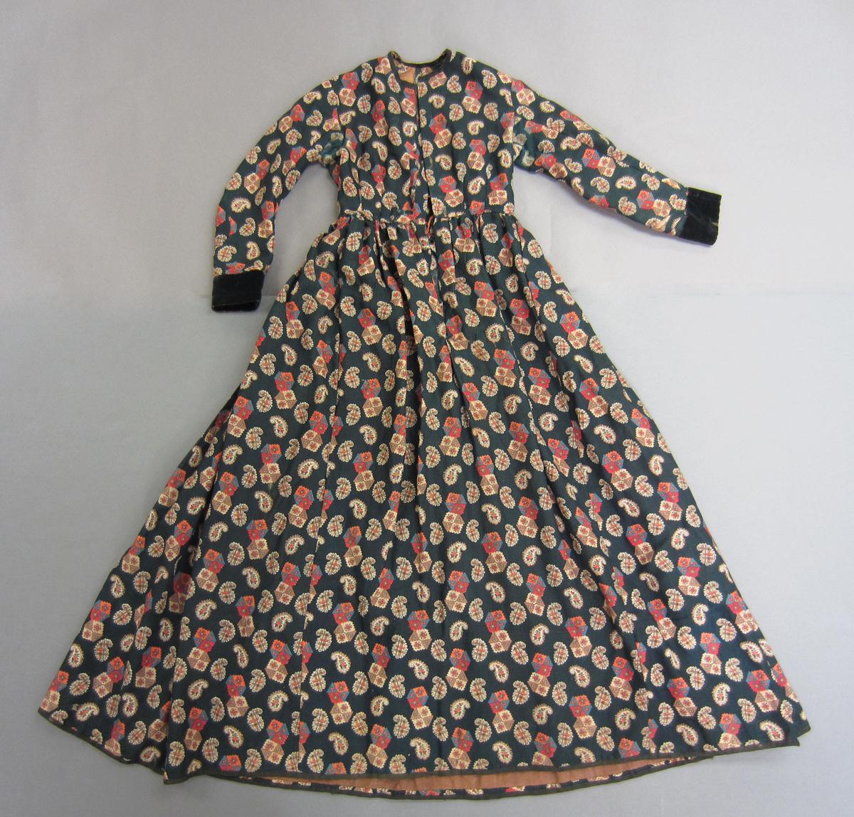 2010.0016 A Dress, View 1