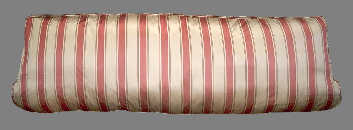 1969.5589.001 Cushion