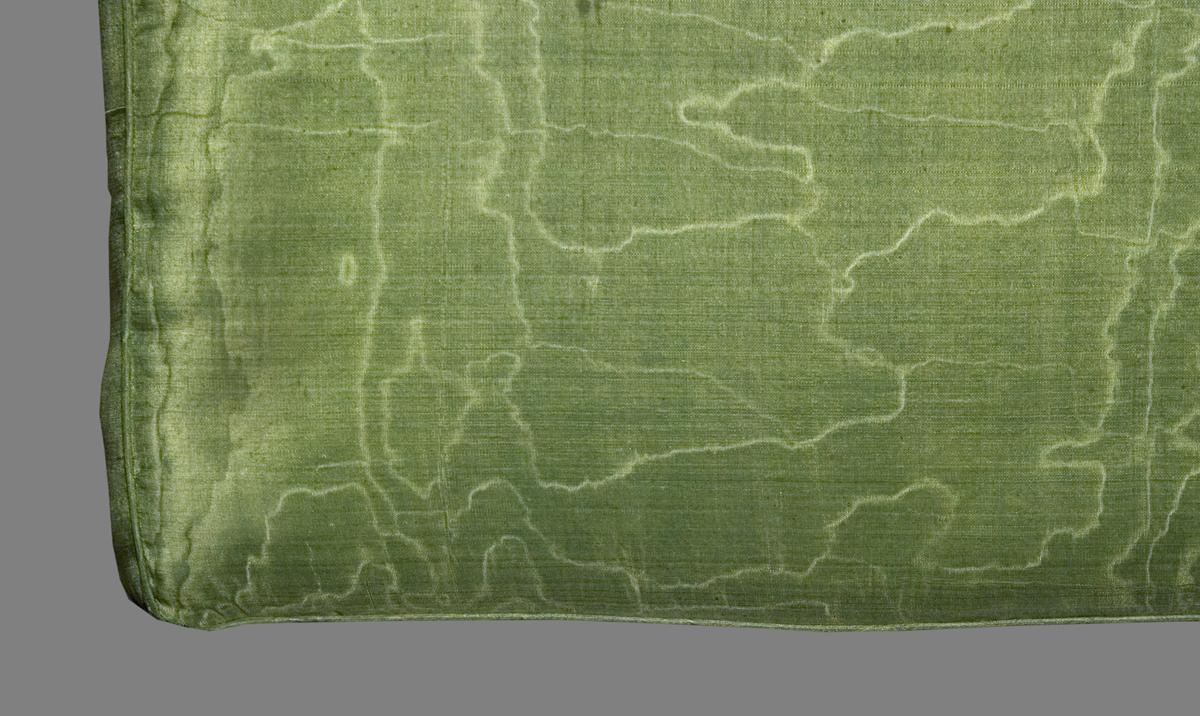 1969.4230.002 Cushion, Edge Detail