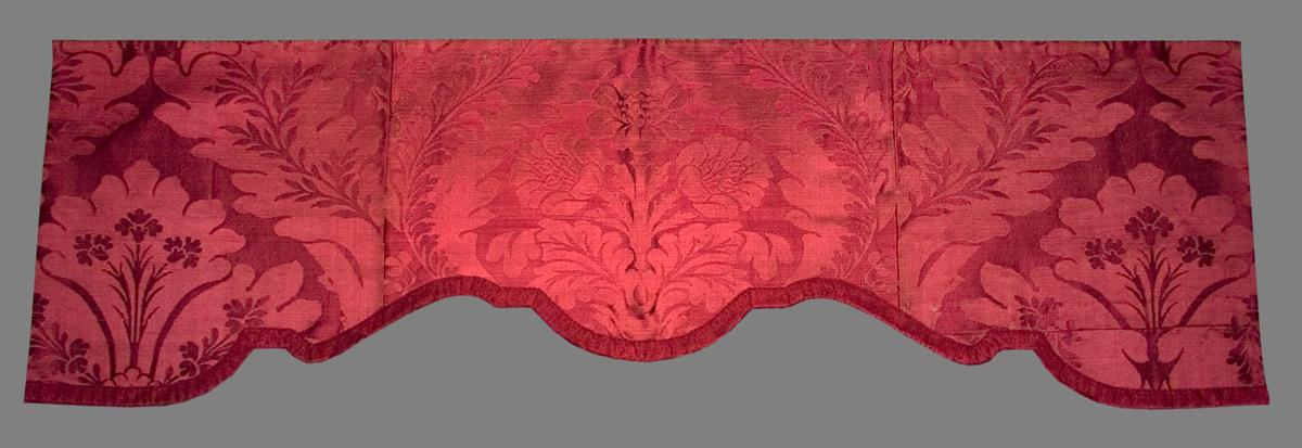 1970.0501.003 C Window Hanging, Valance