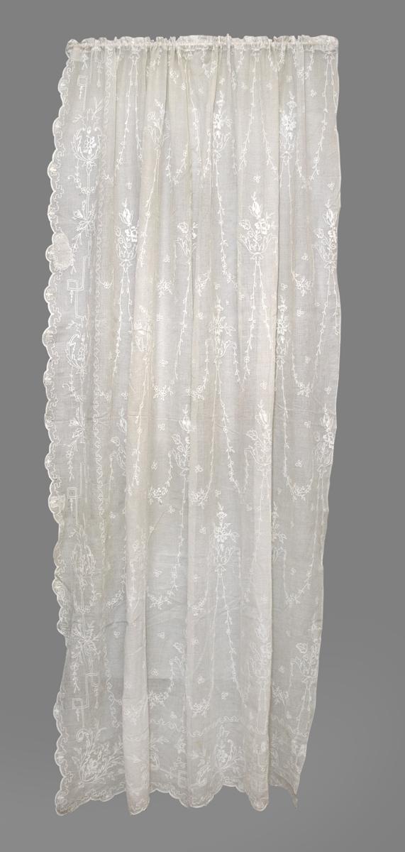 1969.5583.003 Window Hanging, Side Curtain