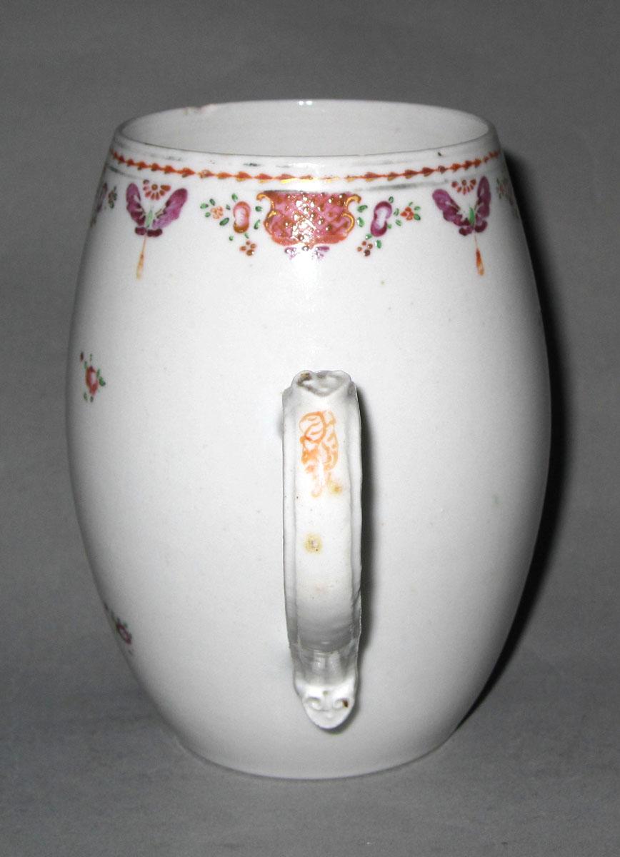 1958.2819 Porcelain mug handle