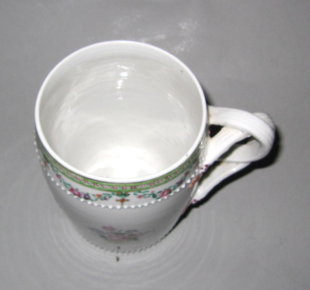 1958.2820 Porcelain mug top