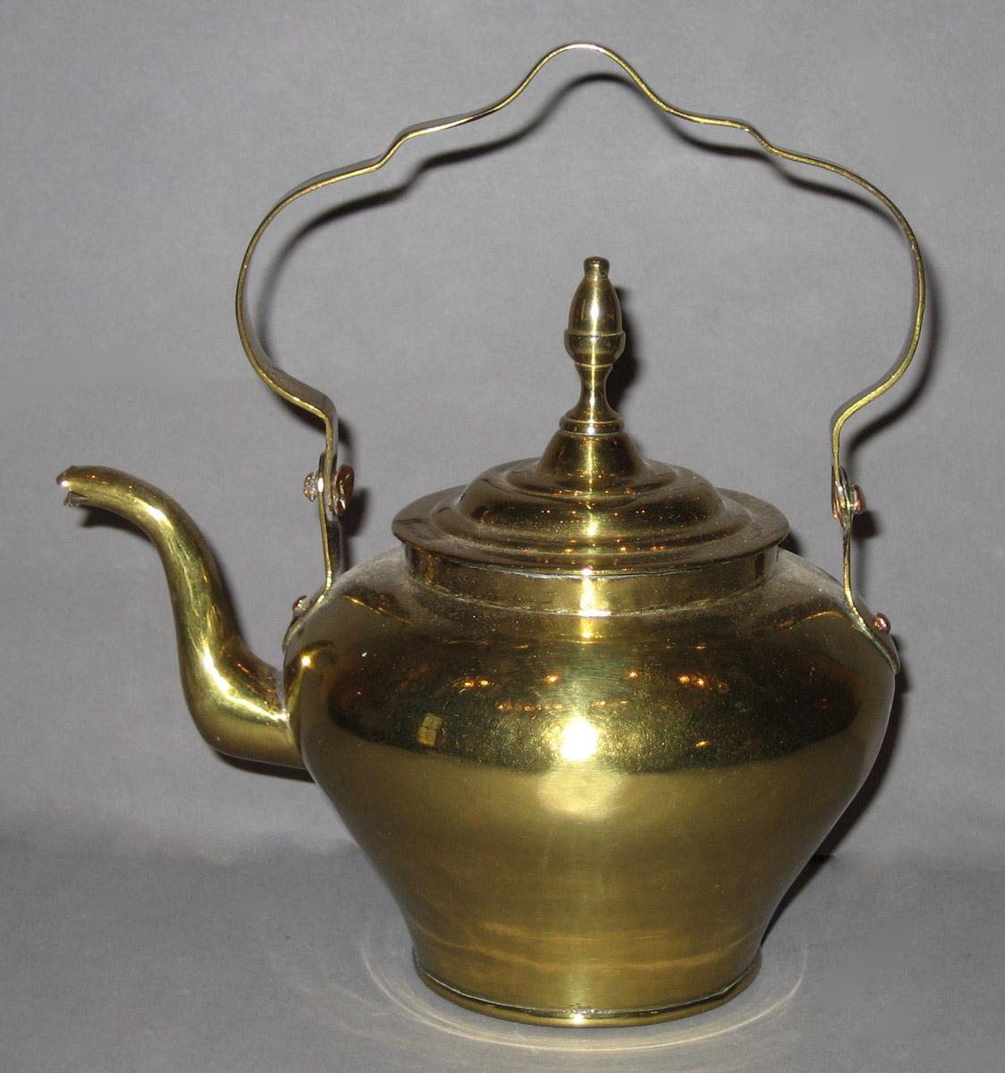 1958.2830 A, B Kettle