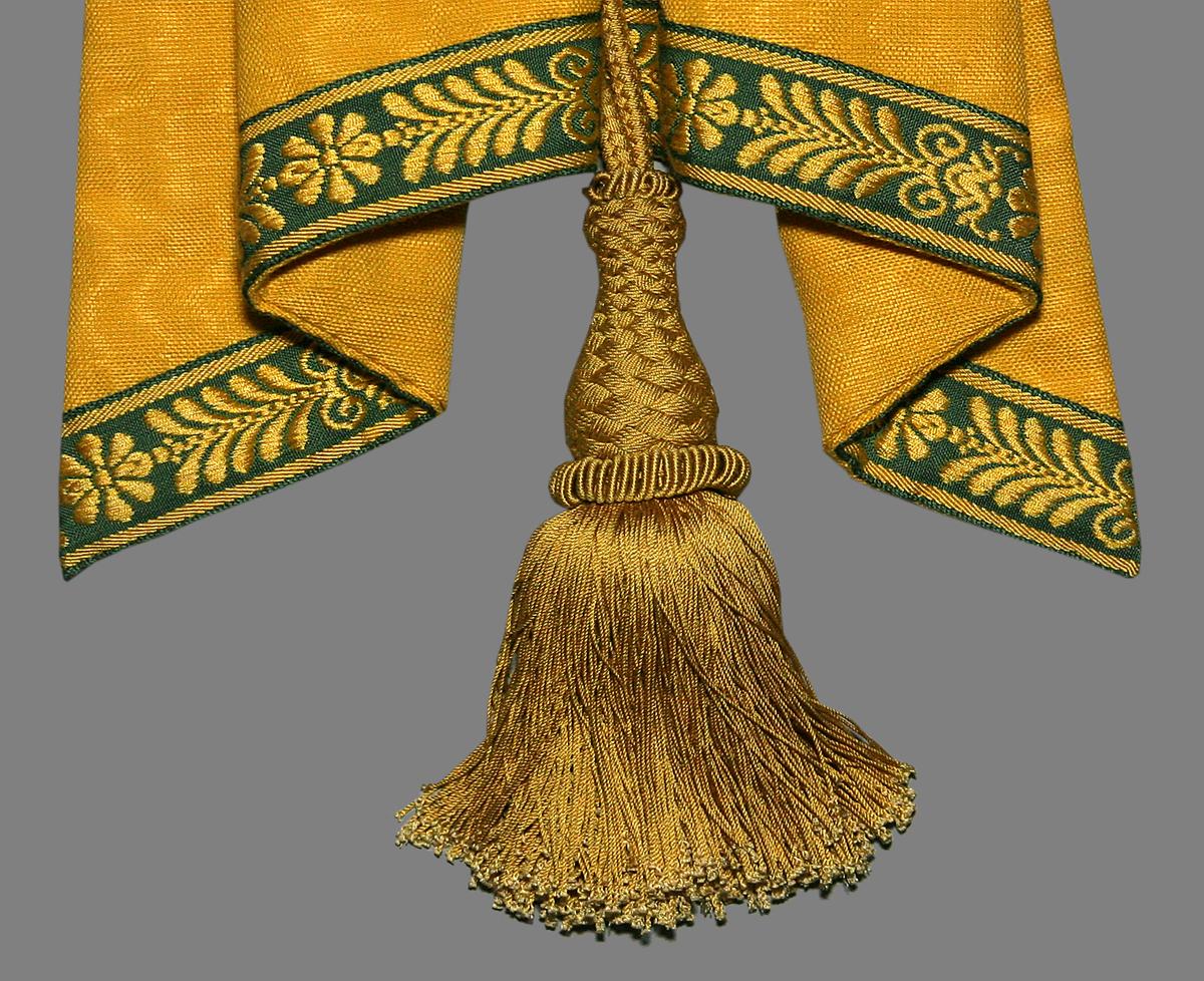 1972.0504 K Window Hanging, Valance, Tassel Detail