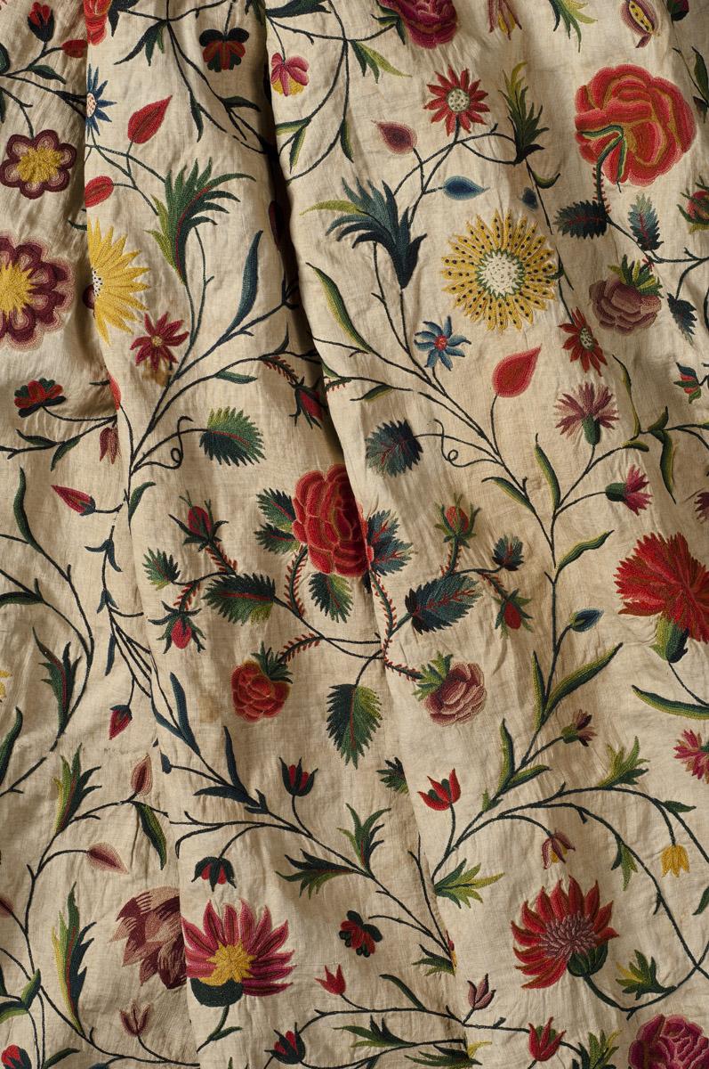 2010.0015 (Tambour embroidery) Petticoat, detail 12