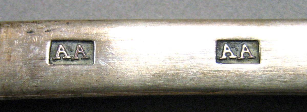 1962.0240.865 Tablespoon mark