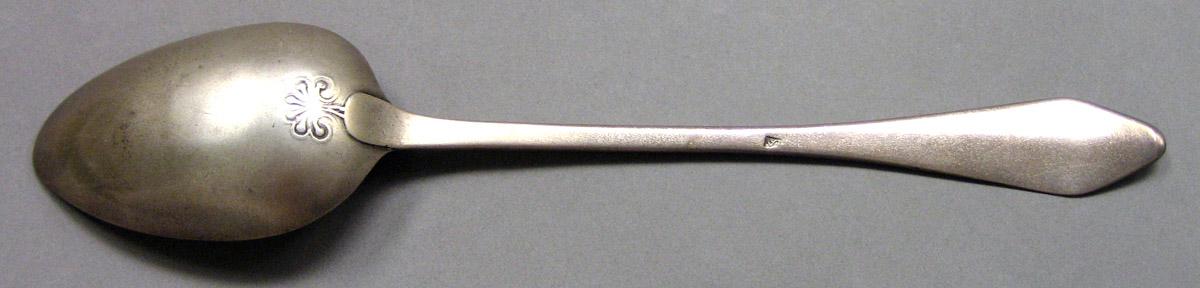 1962.0240.866 Tablespoon underside
