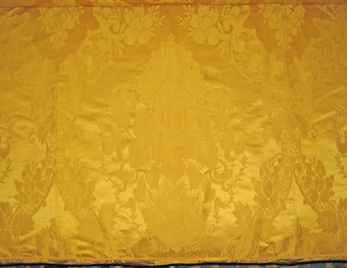 1969.5590 slip cover fabric detail