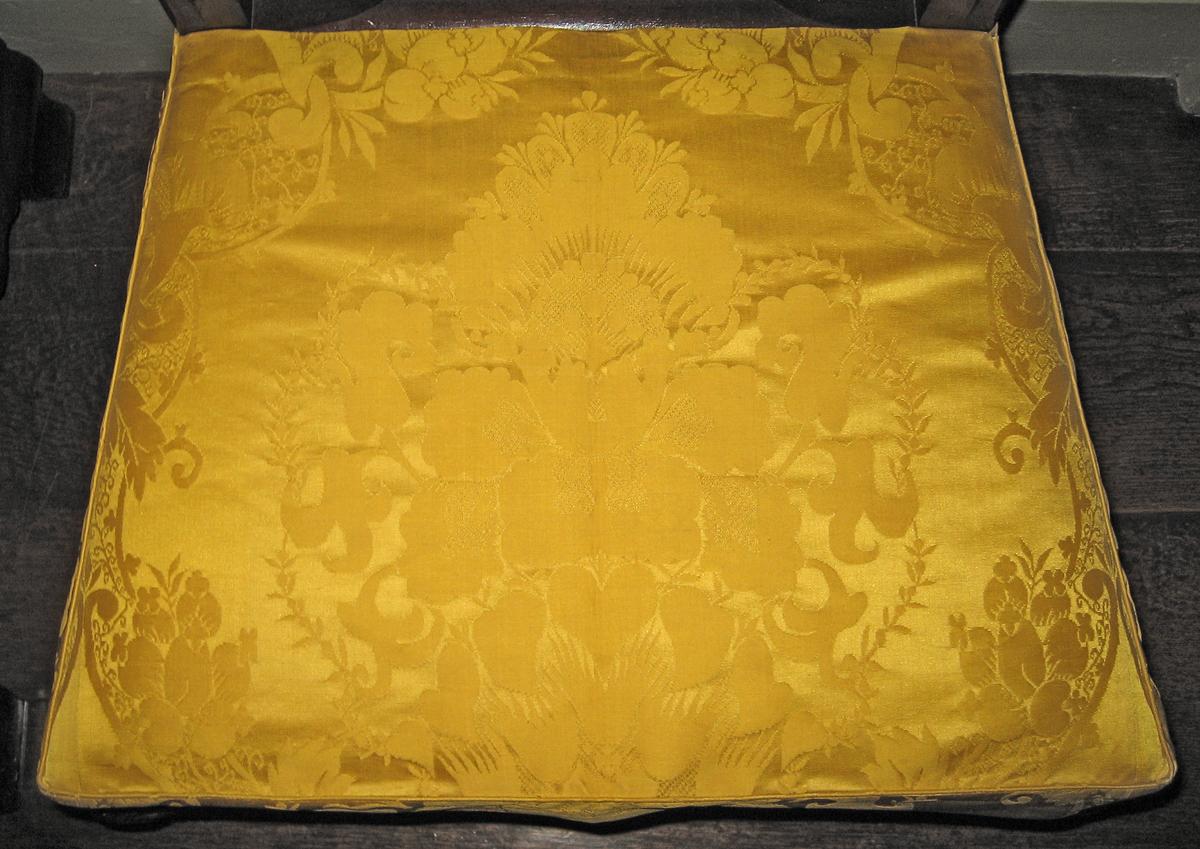 Slip cover detail 1969.5593