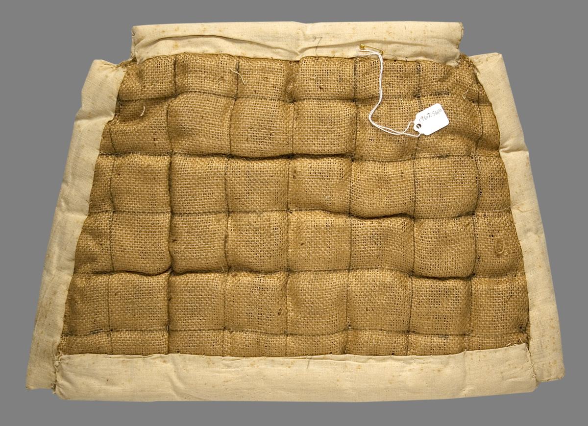 1969.5610 Cushion, Chair Pad, Verso