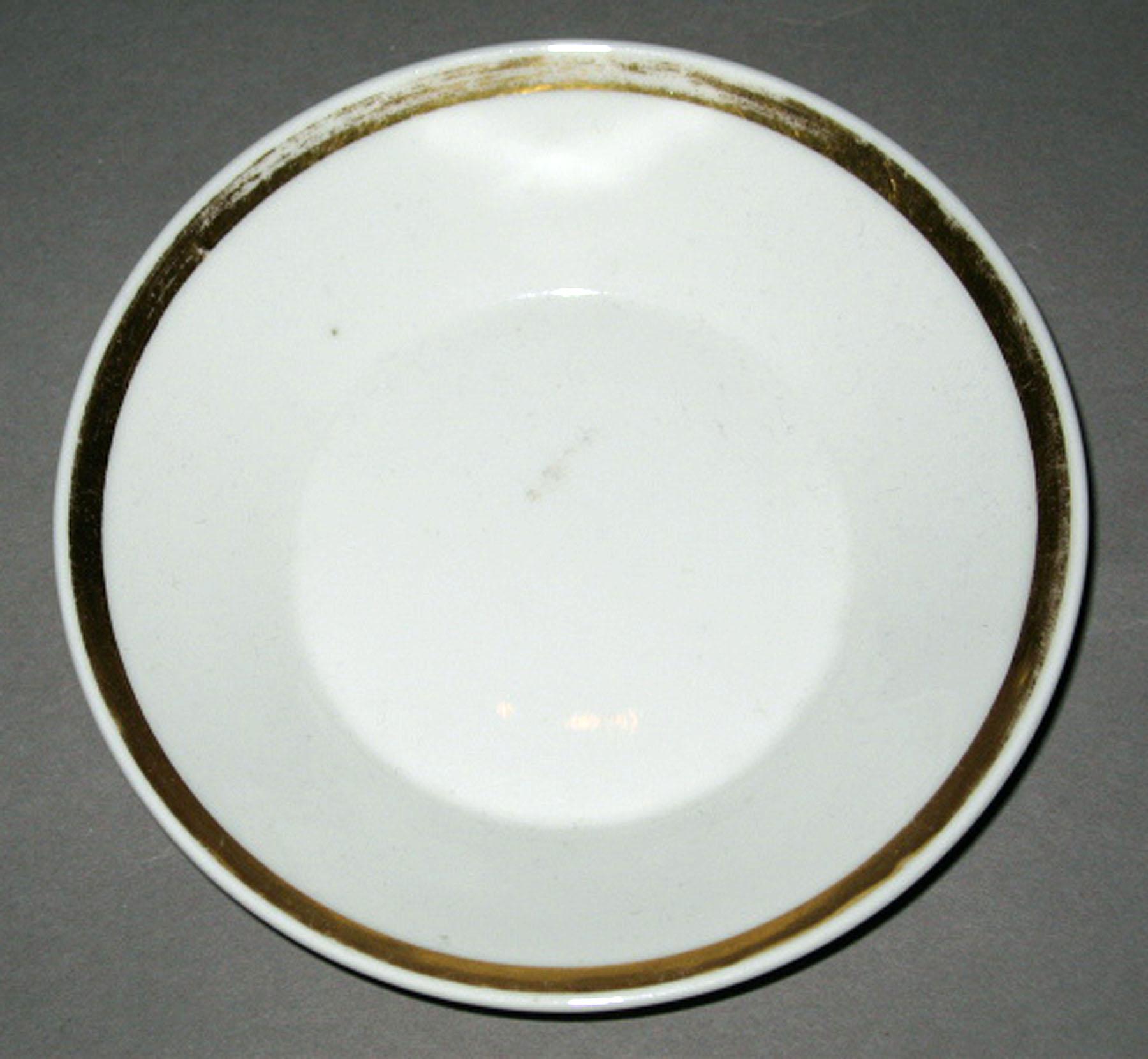 1958.2870 Porcelain saucer