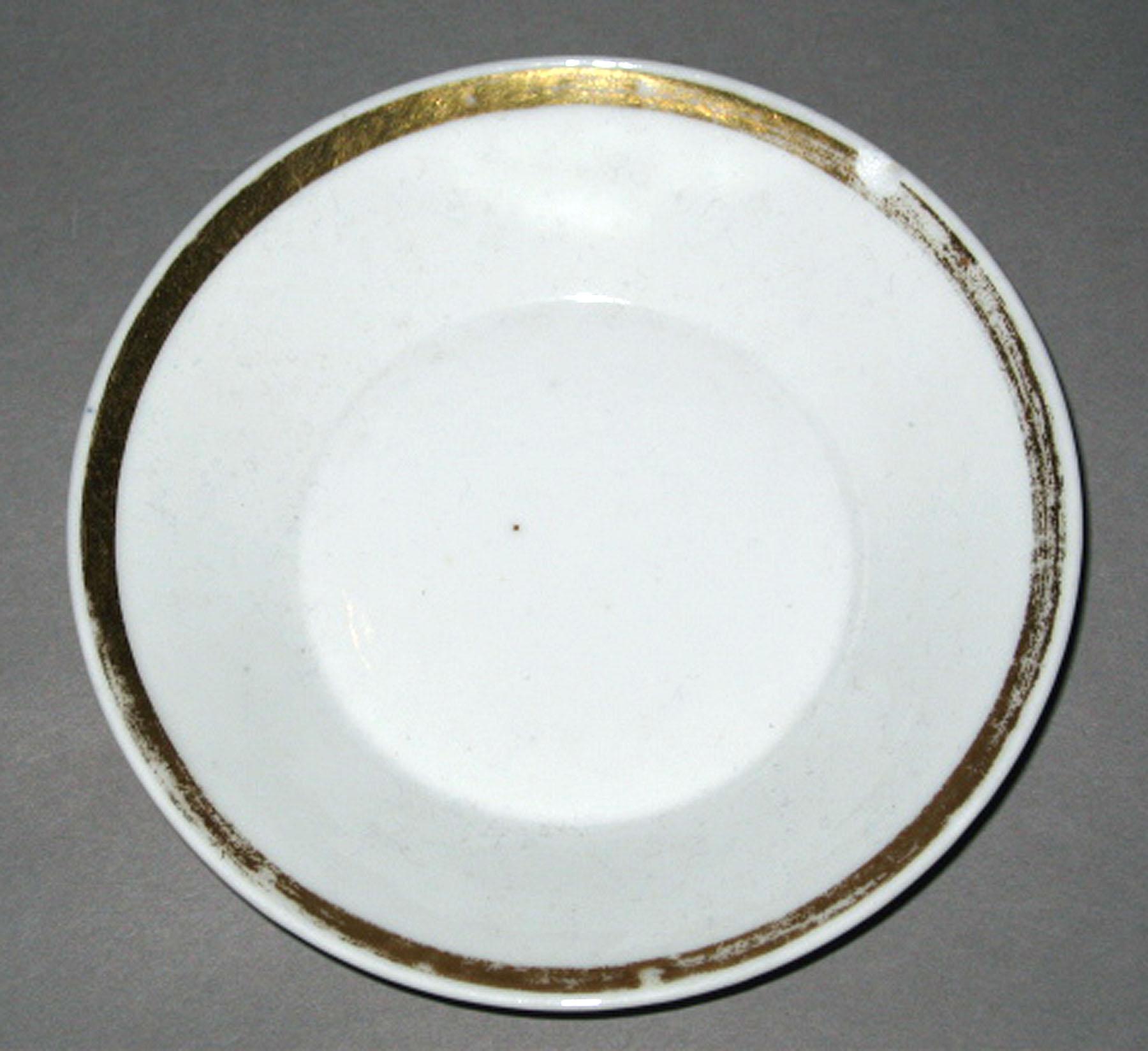 1958.2871 Porcelain saucer