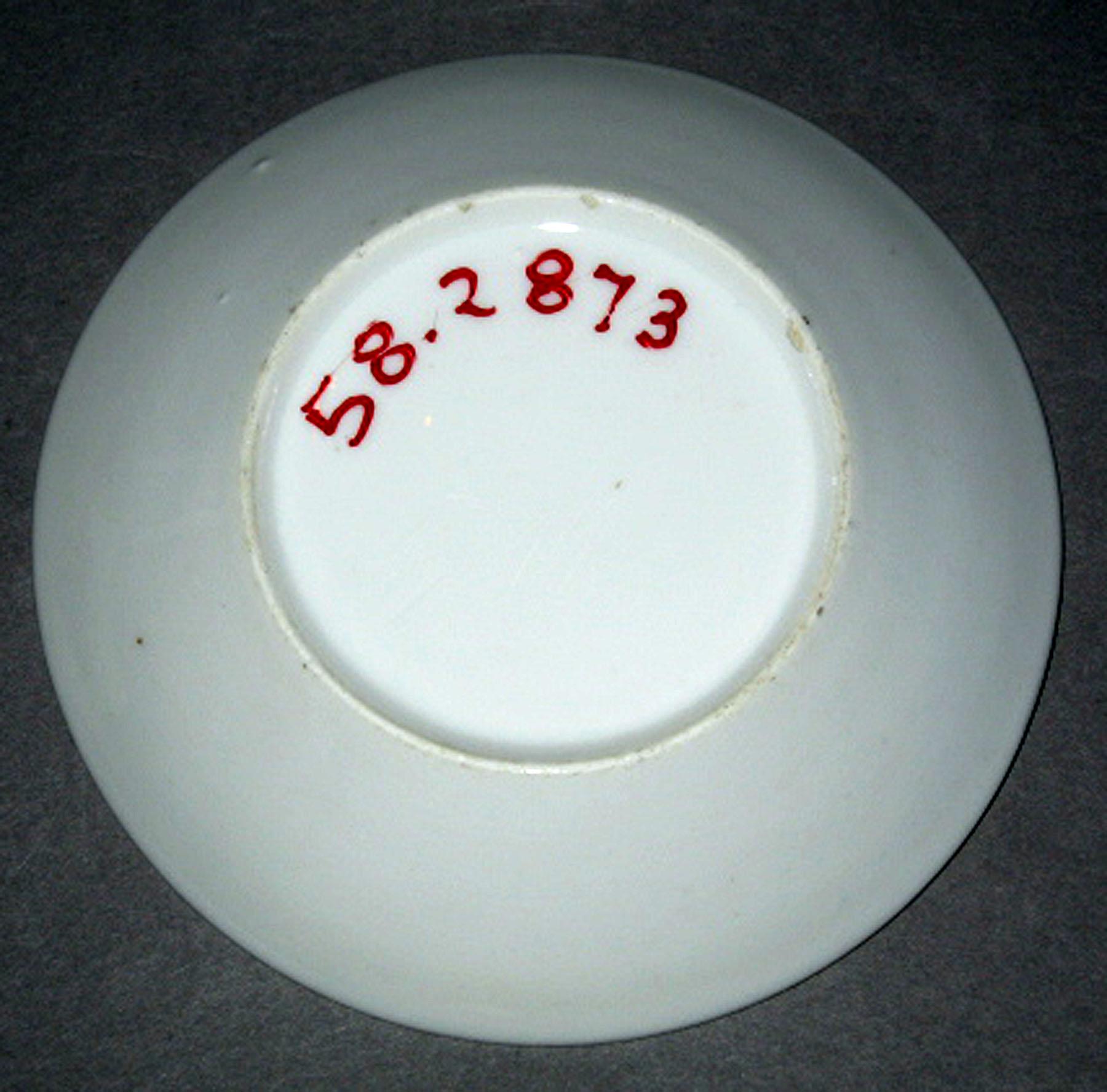 1958.2873 Porcelain saucer (underside)