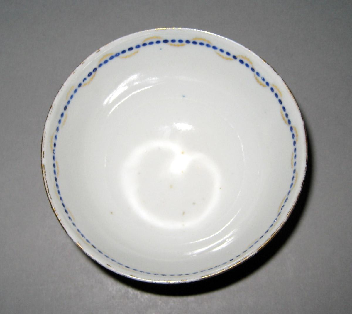 1958.2892 Porcelain Teabowl interior