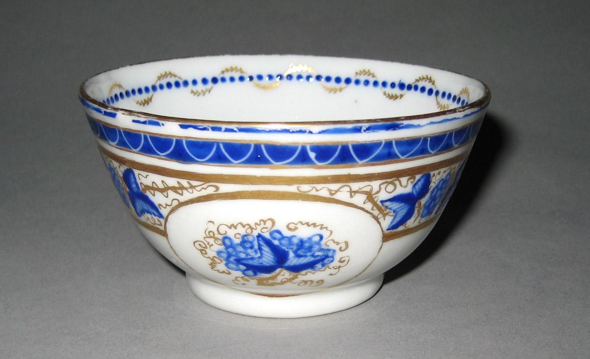 1958.2893 Porcelain Teabowl front