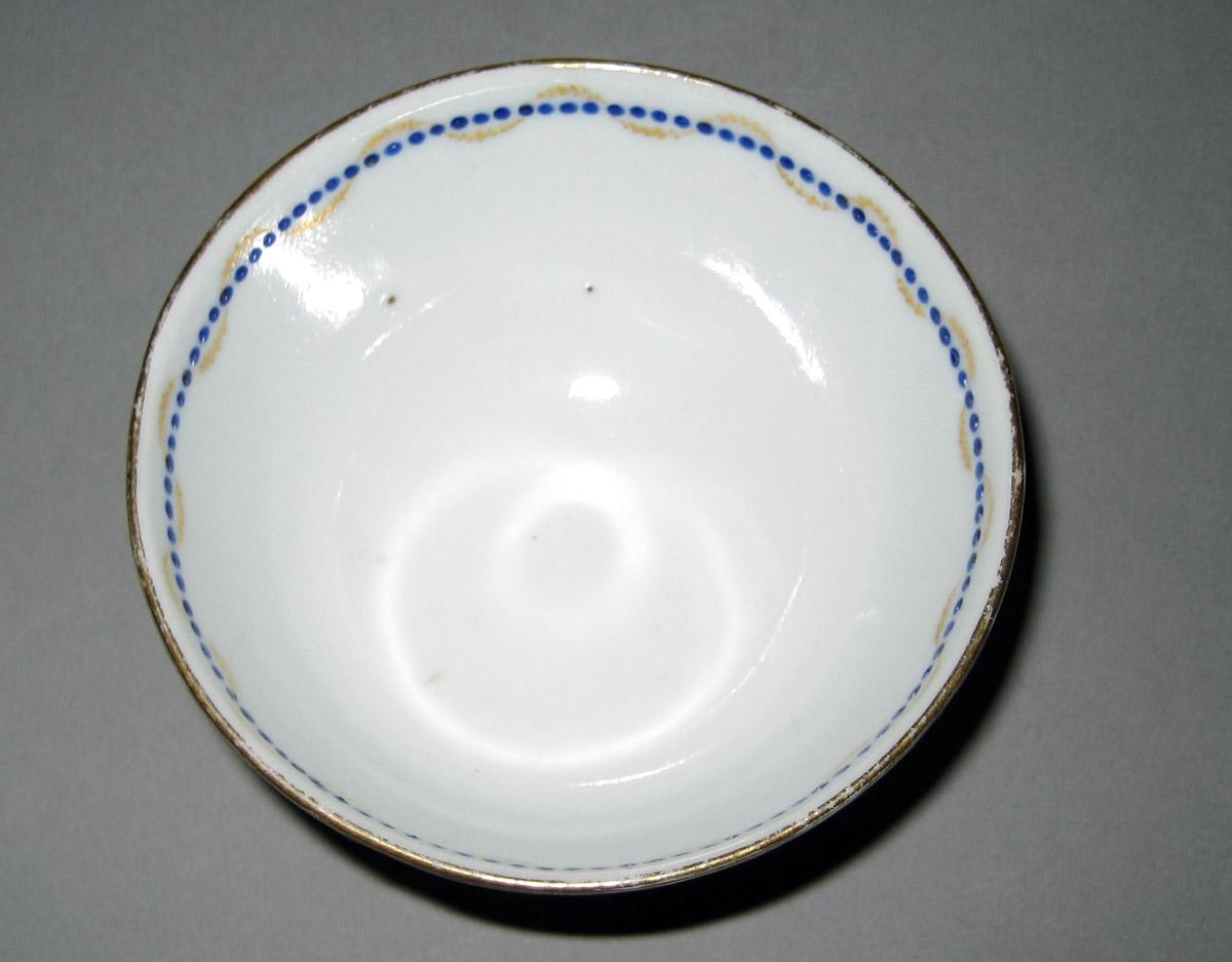1958.2893 Porcelain Teabowl interior