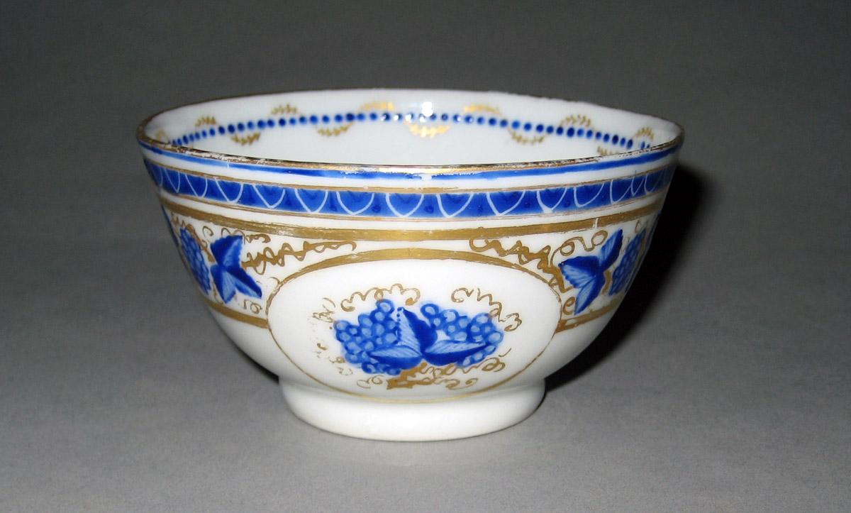 1958.2894 Porcelain Teabowl front
