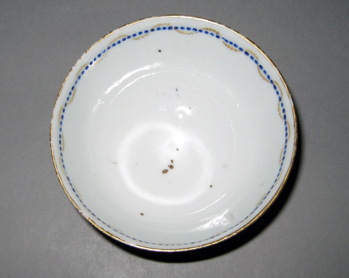 1958.2894 Porcelain Teabowl interior