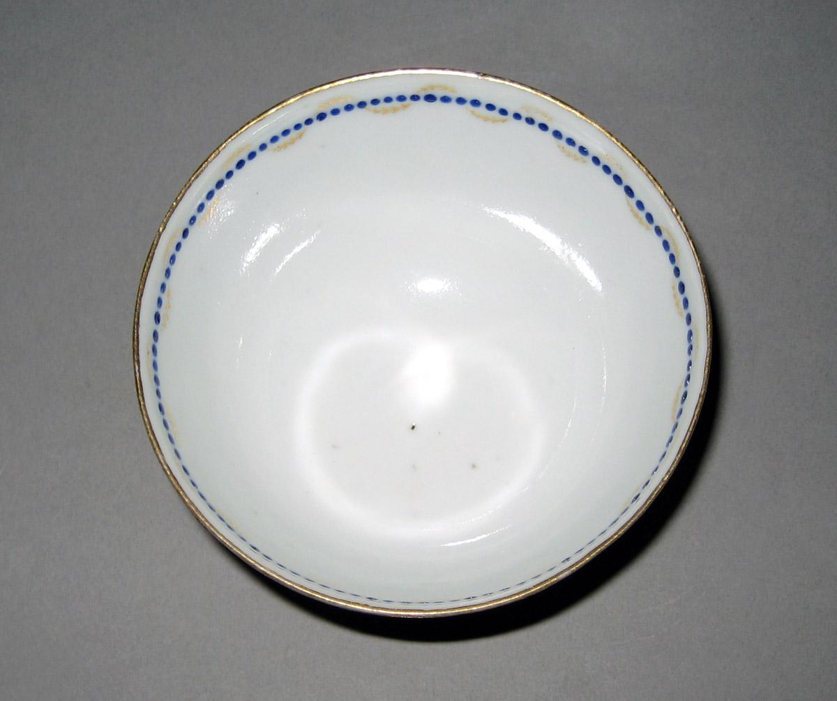 1958.2895 Porcelain Teabowl interior