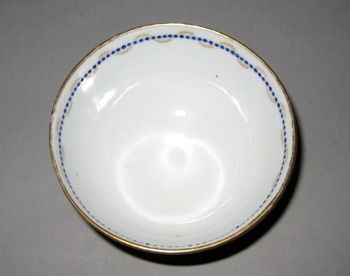1958.2897 Porcelain Teabowl interior