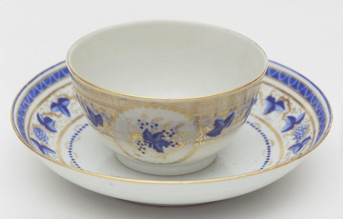 1958.2920 Teabowl, 1958.2898 Saucer