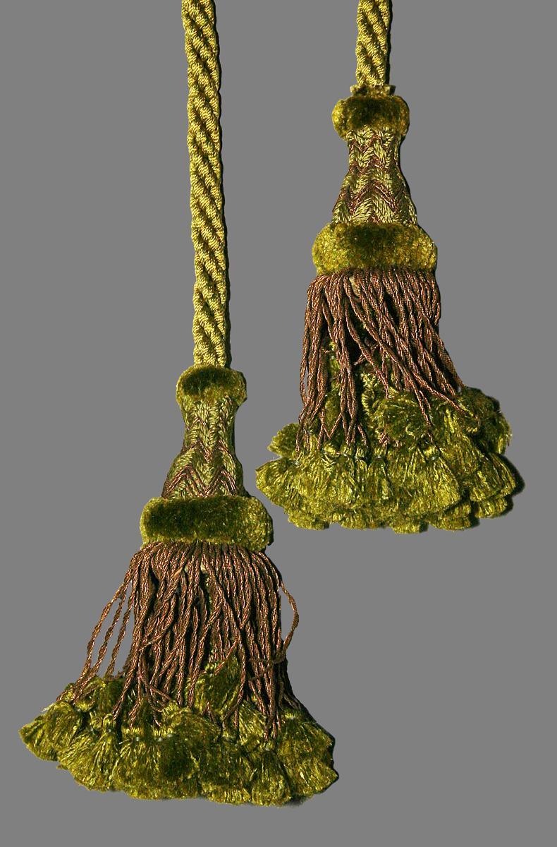 1969.5695.001 Window Hanging, Tieback, Tassel Detail