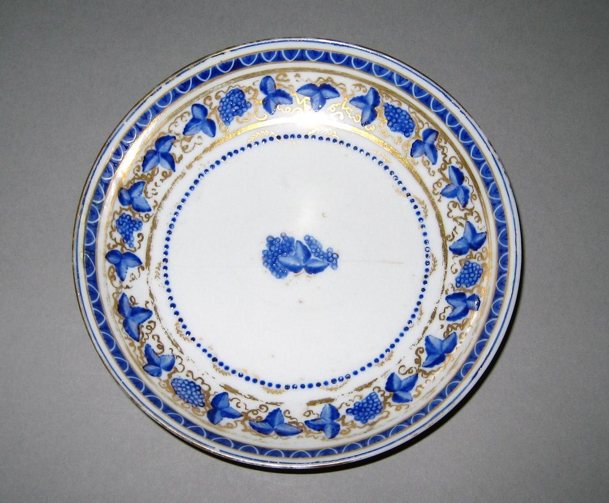 1958.2901 Porcelain Saucer