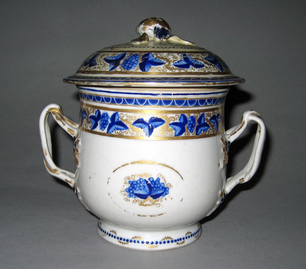 1958.2904 A, B Porcelain Sugar bowl side 2