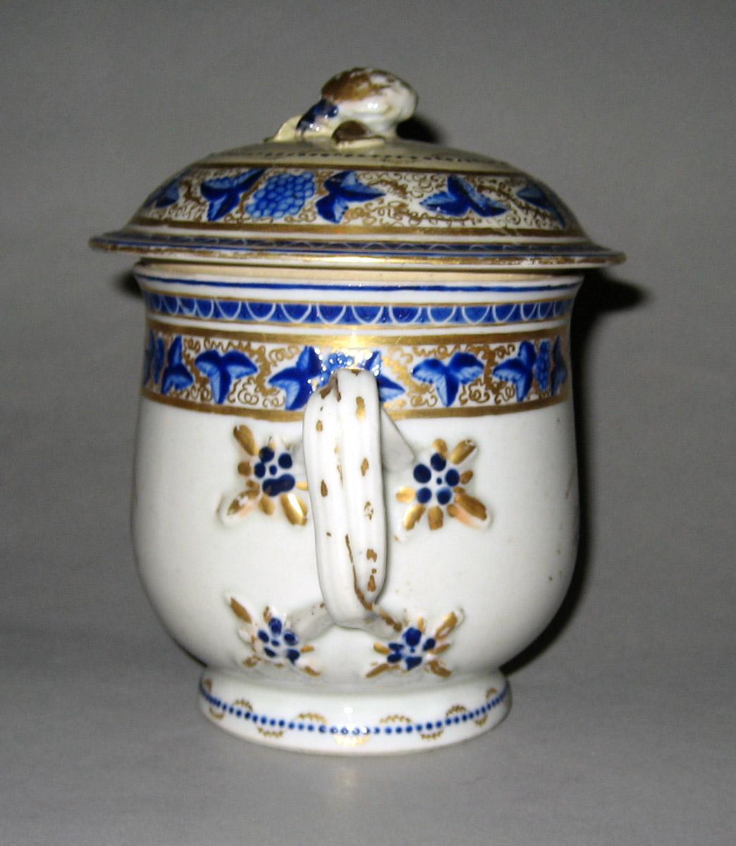 1958.2904 A, B Porcelain Sugar bowl handle