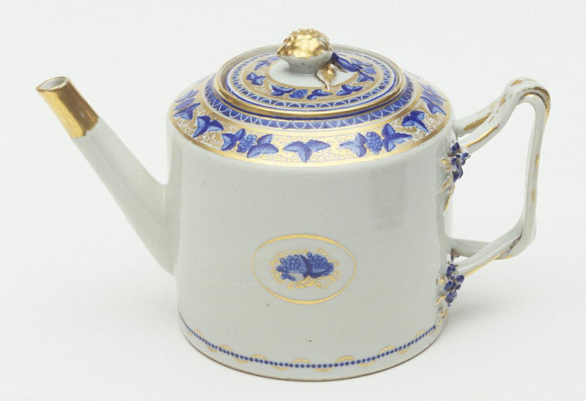 1958.2905 A, B Teapot