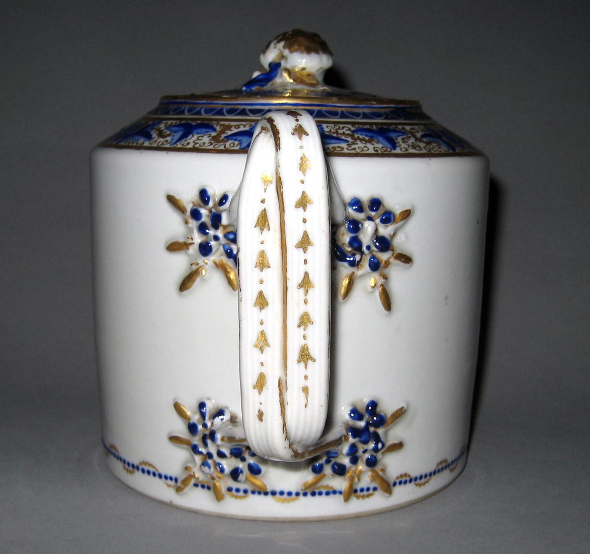1958.2905 A, B Porcelain Teapot handle