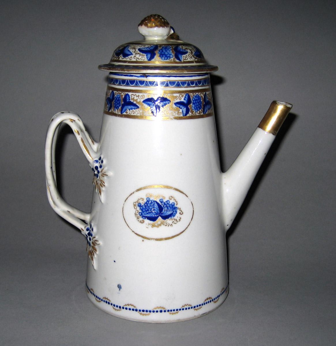 1958.2906 A, B Porcelain Coffee pot side 2
