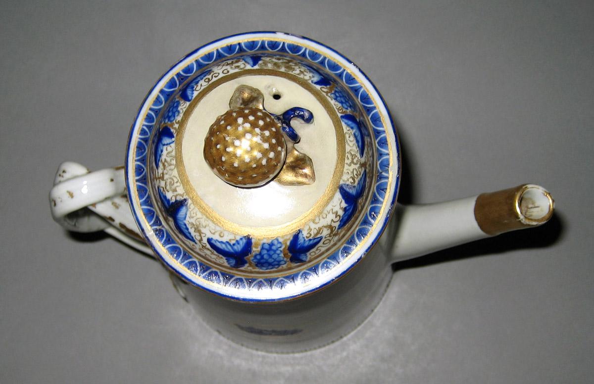 1958.2906 A, B Porcelain Coffee pot top