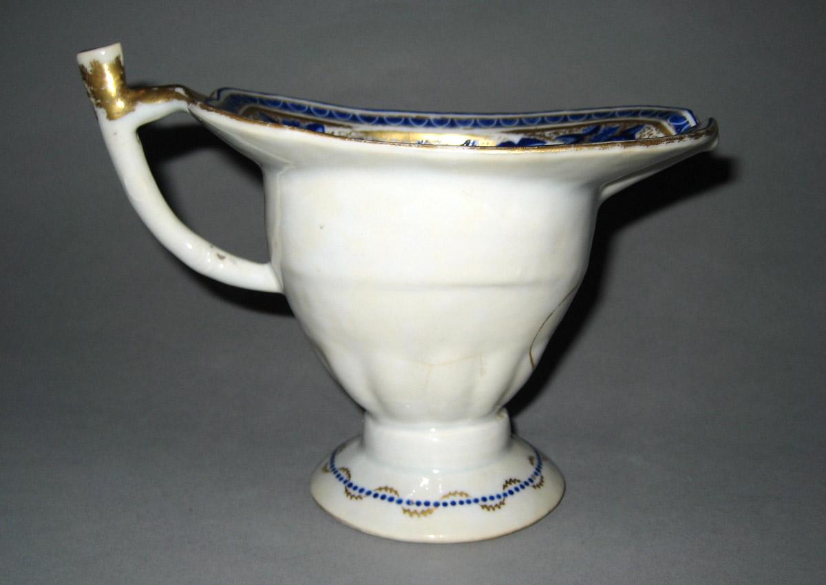 1958.2907 Porcelain Cream or milk jug view 2