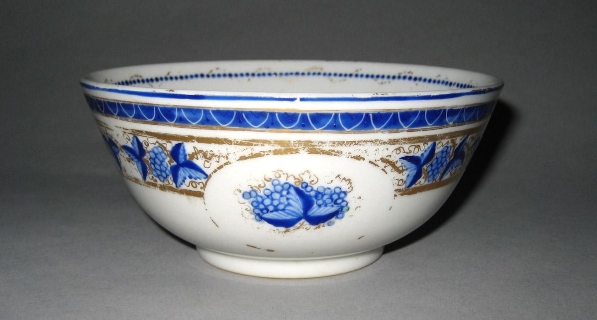 1958.2908 Porcelain Bowl side 2