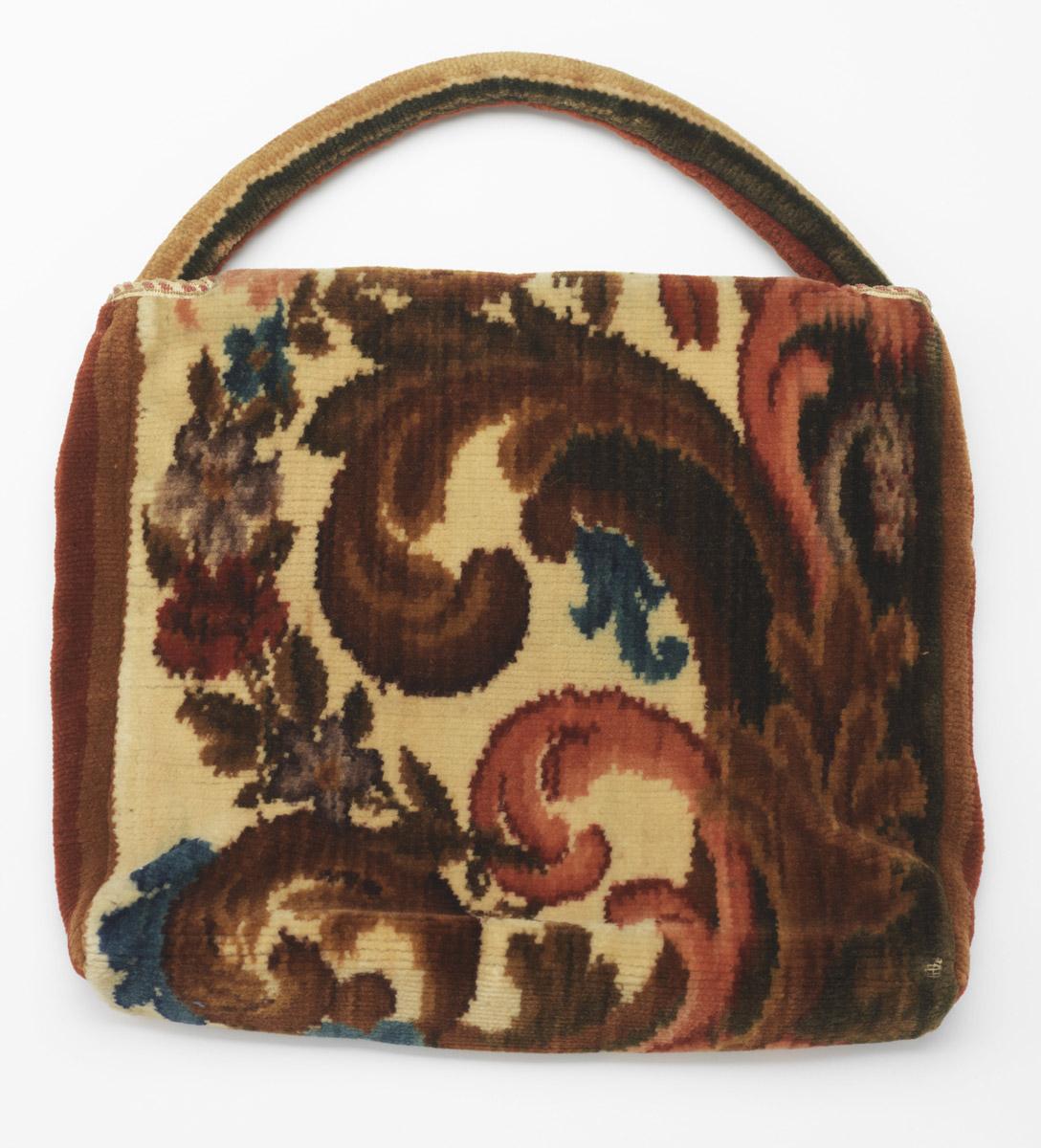 2010.0020 Bag, Carpet Bag (view 2)