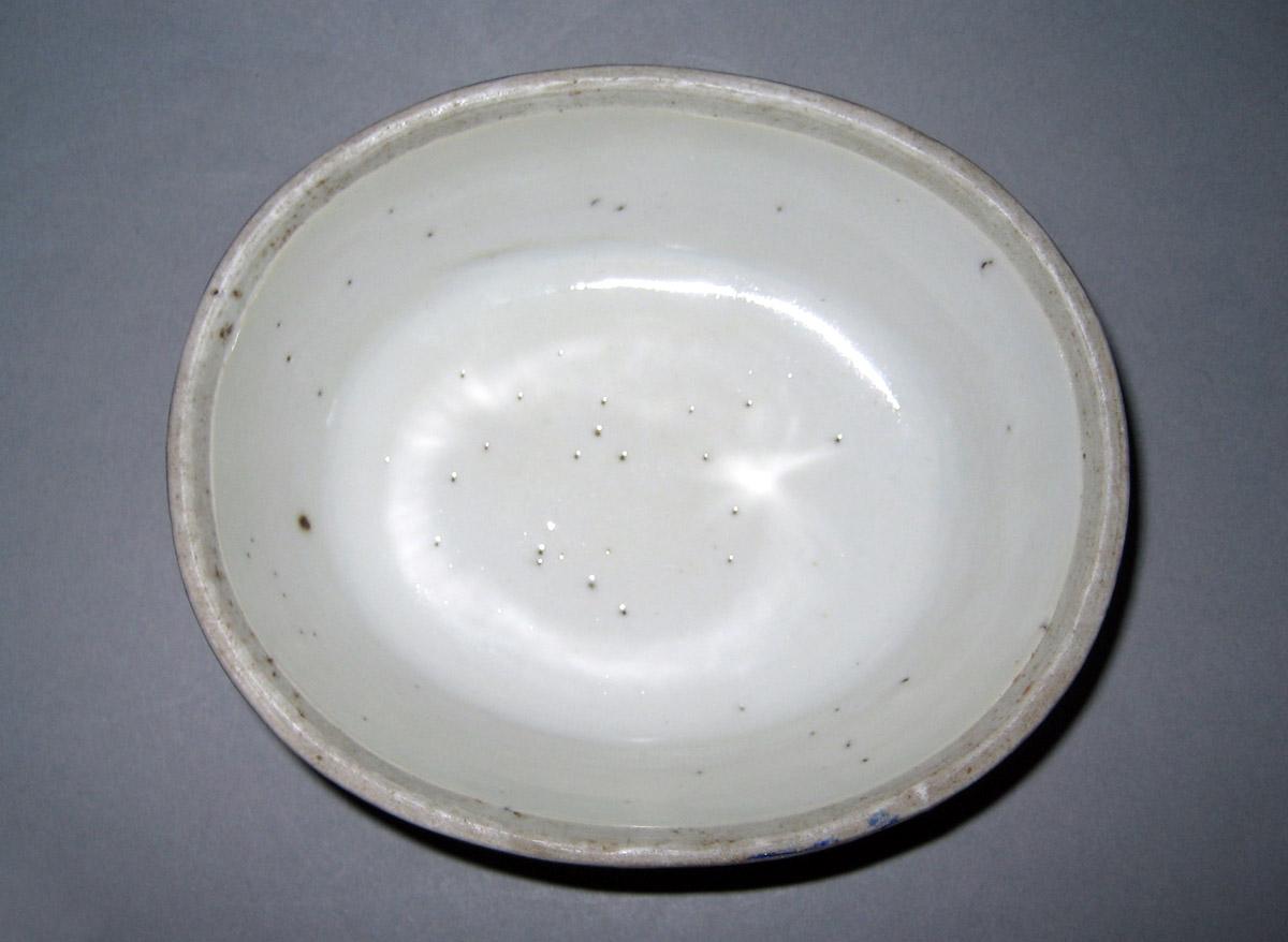 1958.2909 A, B Porcelain Dish interior