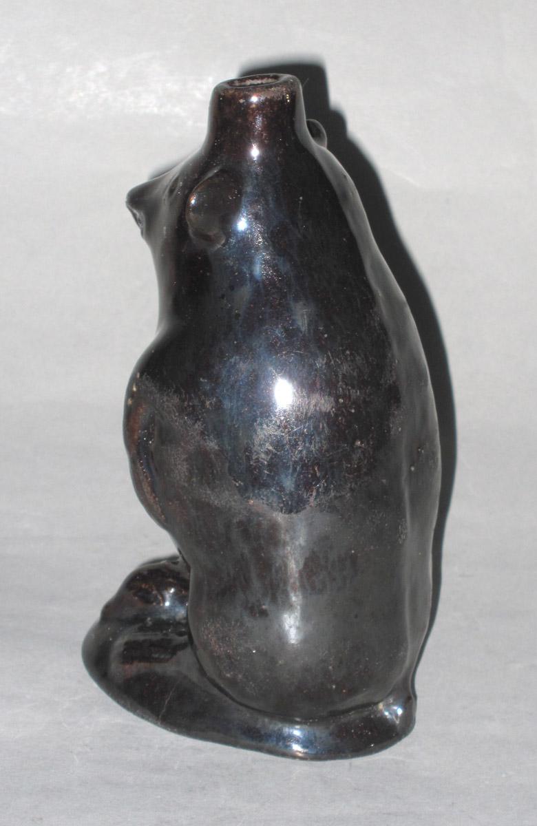 2010.0026 Bear flask back