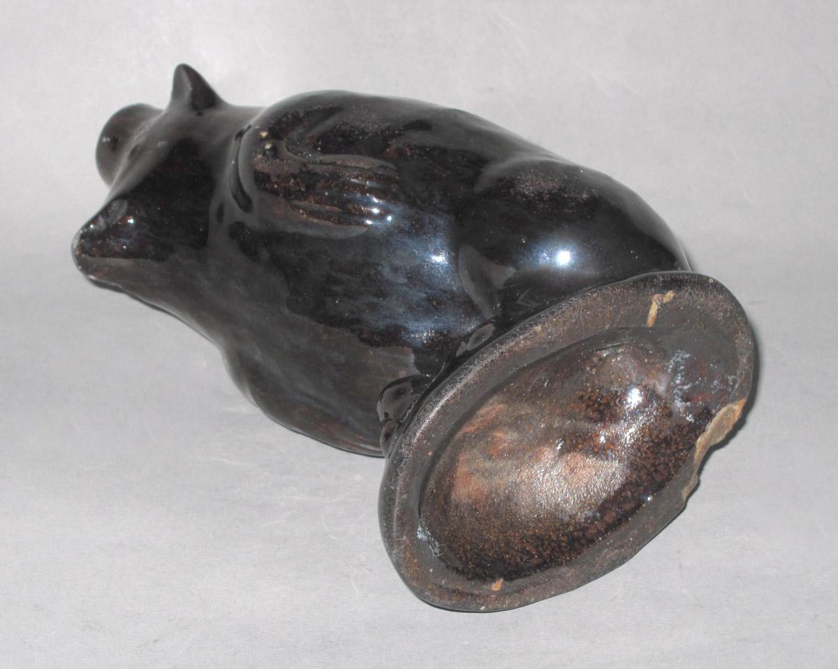 2010.0026 Bear flask bottom