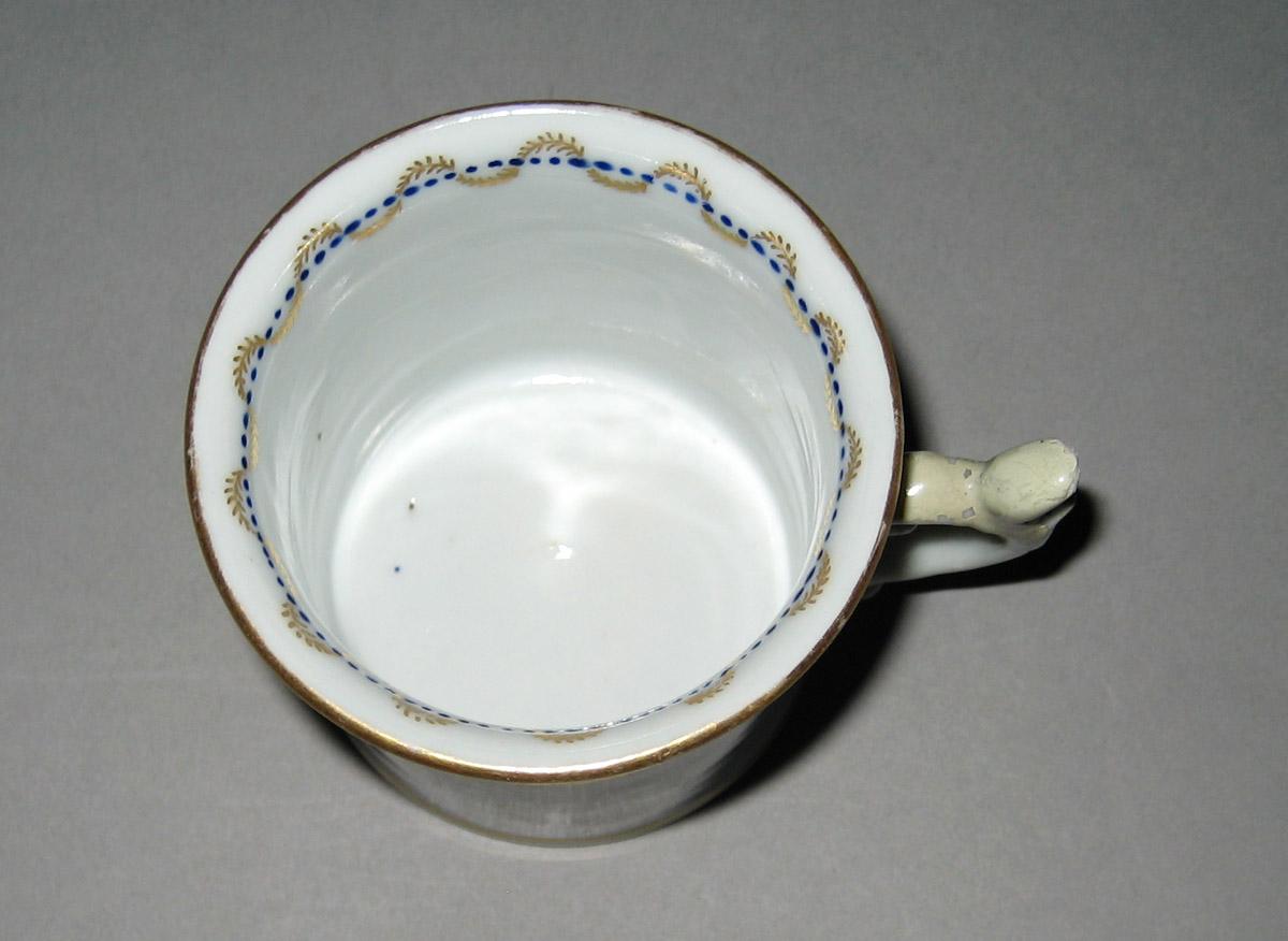 1958.2912 Porcelain Cup interior