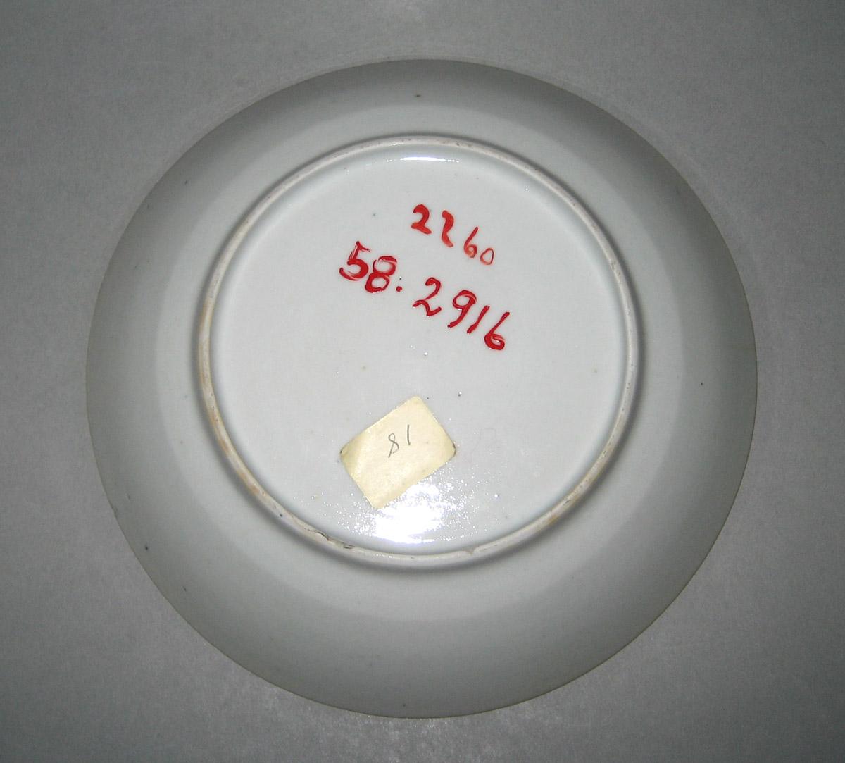 1958.2916 Porcelain Saucer underside