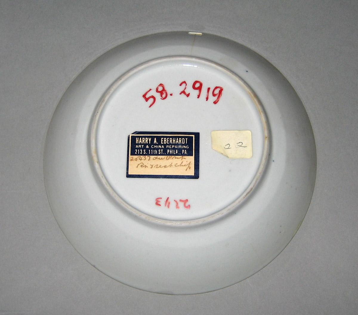 1958.2919 Porcelain Saucer underside