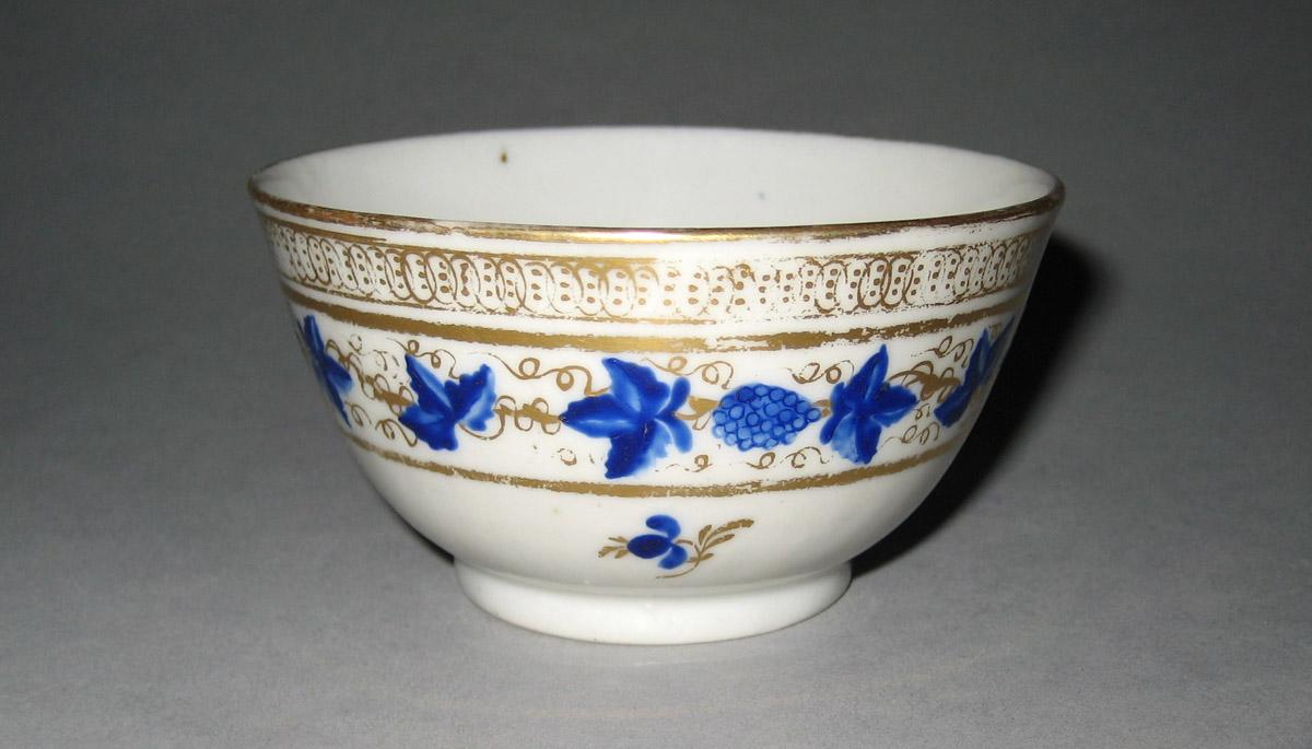 1958.2920 Porcelain Teabowl back