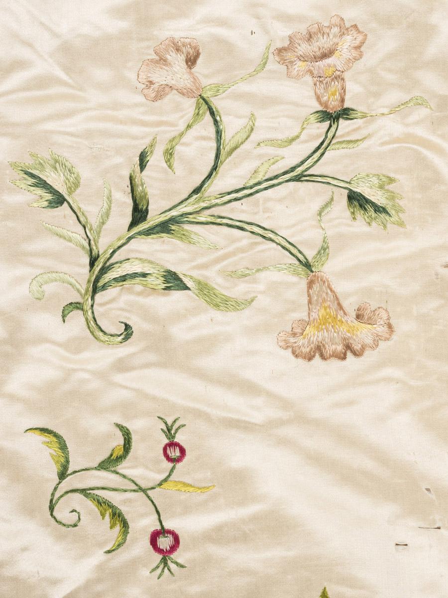 2011.0003 Bedcover, detail 12