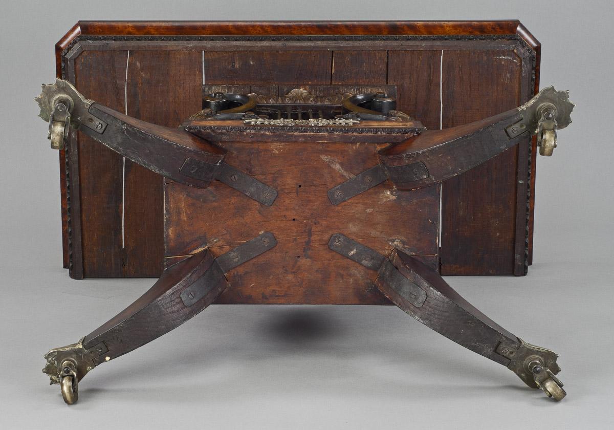 2010.0039 Table, Card table (view 7)