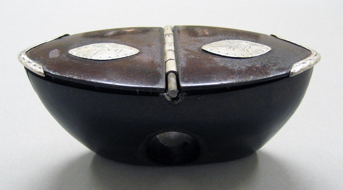 1958.2936 Box side 1