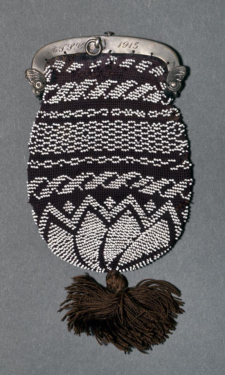 1953.0065 Purse