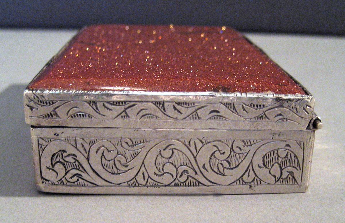 1958.2937 Silver Box side